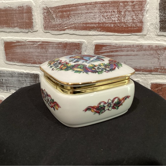 🟣 Vintage - 1990 Heritage House Fine Porcelain Music Box - Limited Edition - Picture 3 of 8